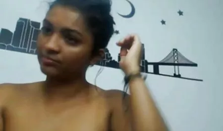 Gã to con, huýt sáo ngón tay phim sex không che nhat ban của mình.